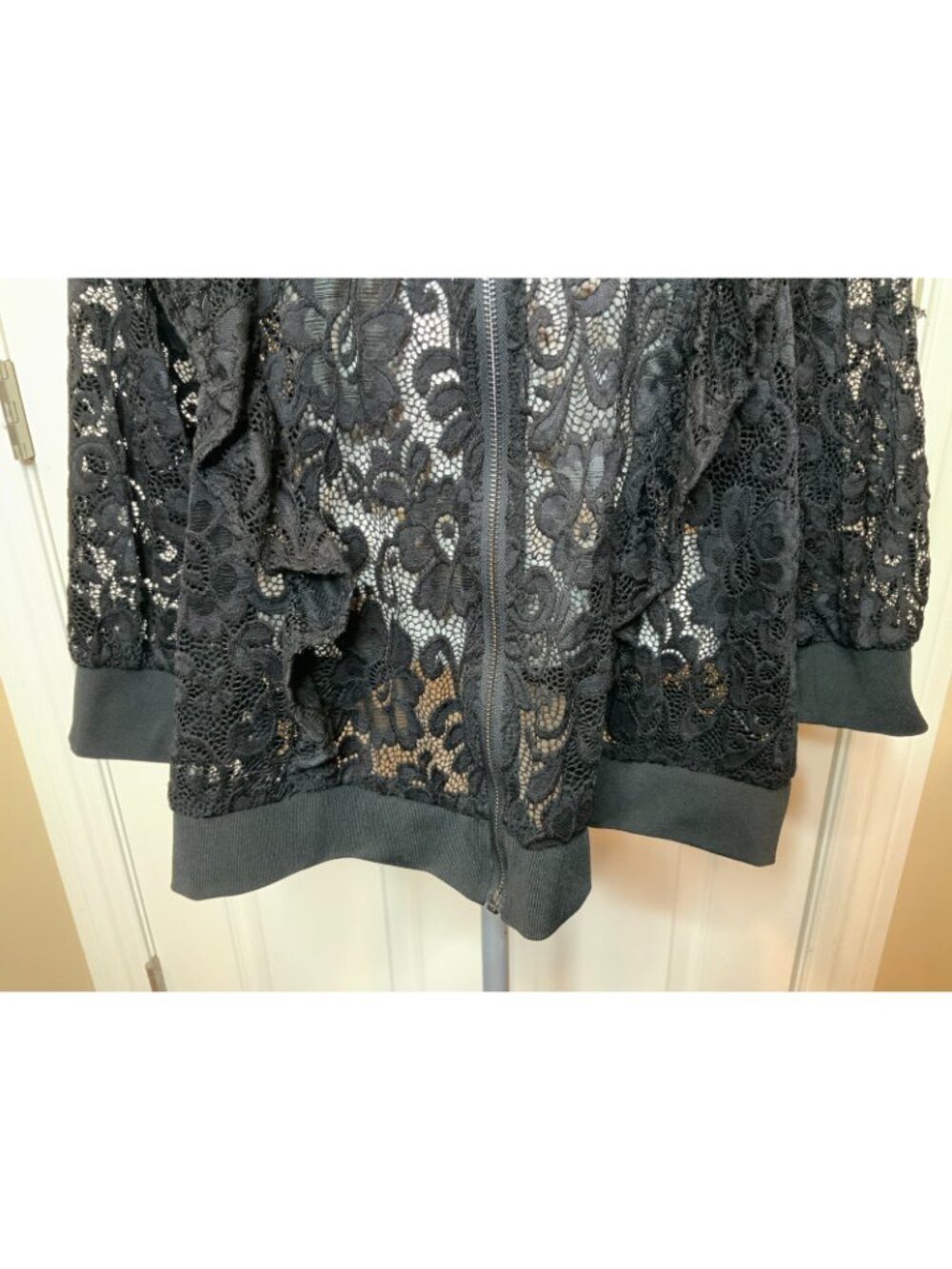 Torrid Black Ruffle Sheer Floral Embroidered Lace Zip-Up Jacket, Size 4X - Picture 3 of 9